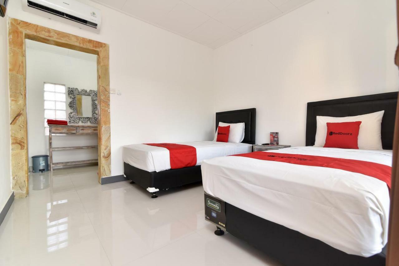 Wisma tamu Reddoorz Near Tanjung Benoa 2*